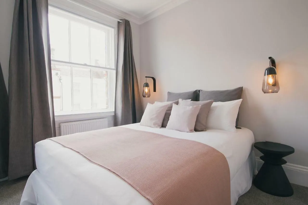 D8 - Shoreditch London 4*,